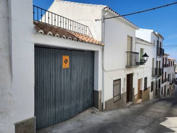 1 - Luque, Townhouse