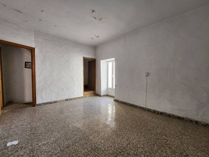 Image No.18-5 Bed Townhouse for sale