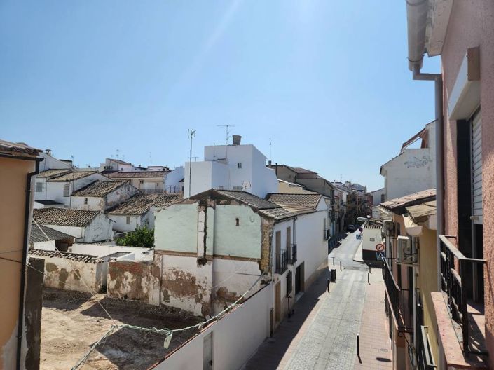 Image No.21-5 Bed Townhouse for sale