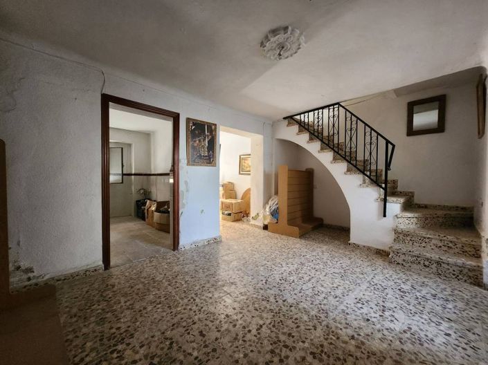 Image No.5-5 Bed Townhouse for sale