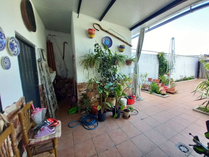 Image No.15-4 Bed Country House for sale