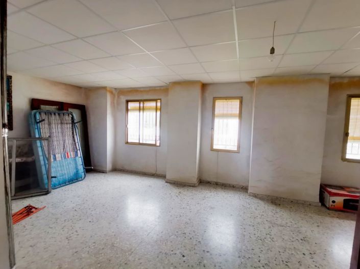 Image No.23-4 Bed Country House for sale