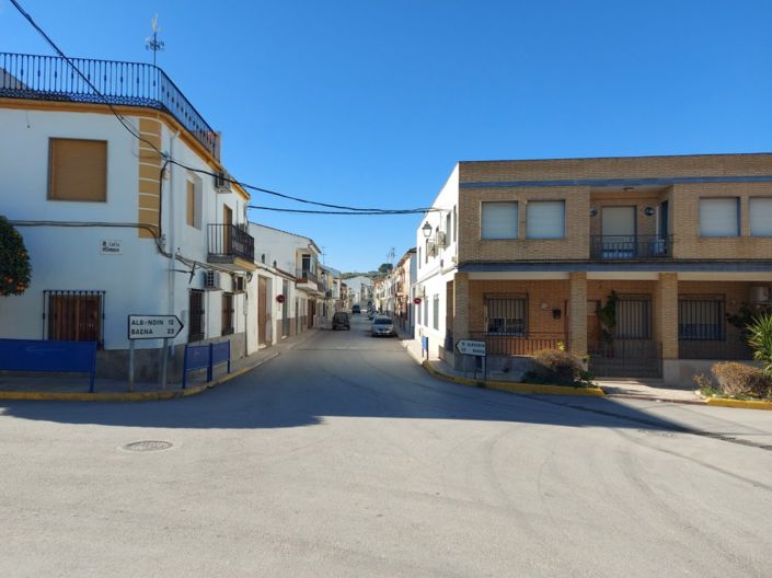 Image No.42-4 Bed Country House for sale