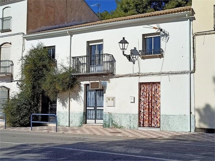 Image No.1-Commercial de 8 chambres à vendre à Luque