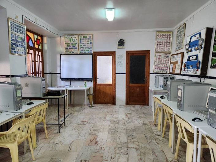 Image No.8-Maison de ville de 6 chambres à vendre à Iznájar