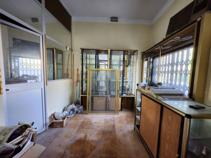 Image No.3-Commercial à vendre à Rute