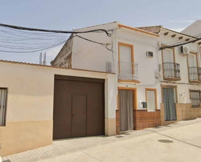 Image No.1-3 Bed Townhouse for sale
