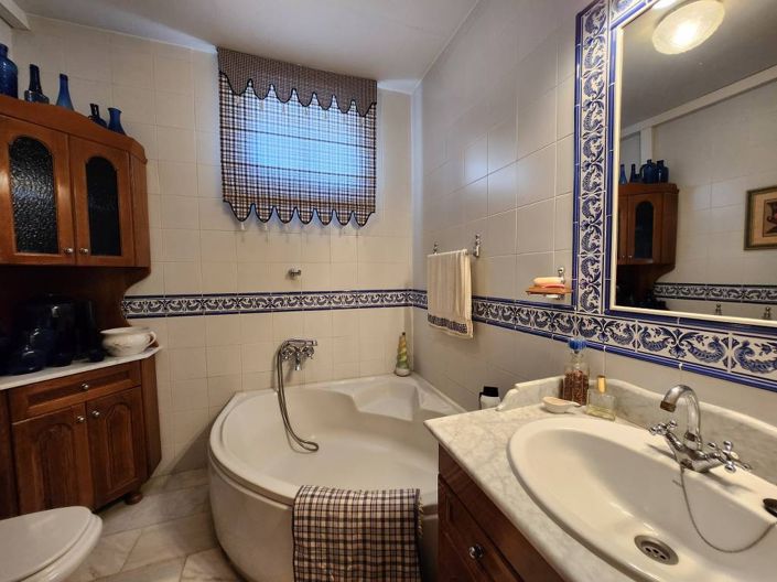 Image No.11-4 Bed Townhouse for sale