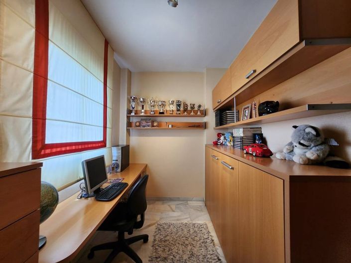 Image No.12-4 Bed Townhouse for sale