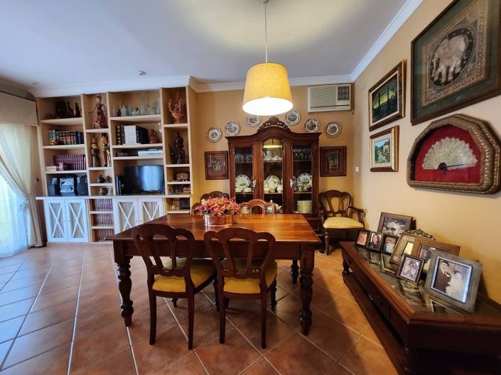 Image No.5-4 Bed Townhouse for sale