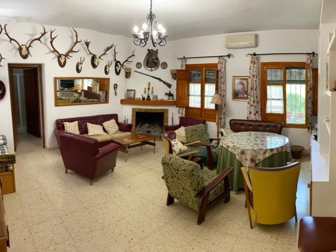 Image No.3-5 Bed Chalet for sale