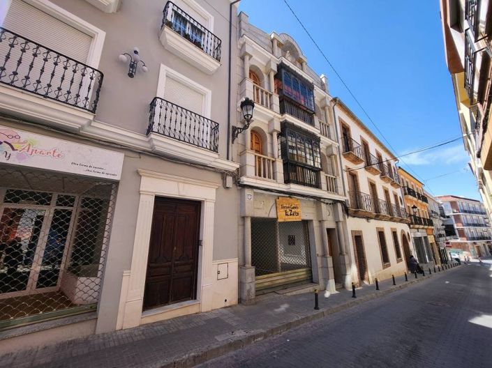 Image No.1-3 Bed Apartment for sale