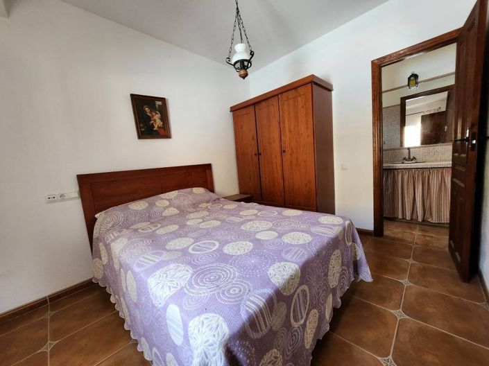 Image No.14-3 Bed Chalet for sale