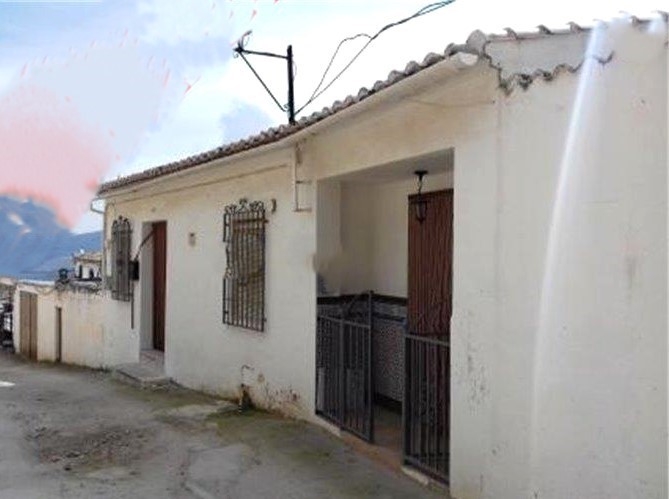 Image No.1-3 Bed Townhouse for sale