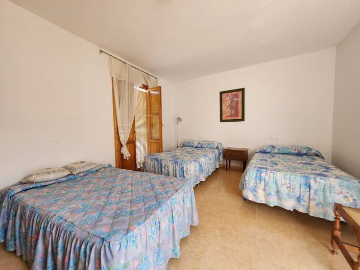 Image No.9-5 Bed Townhouse for sale