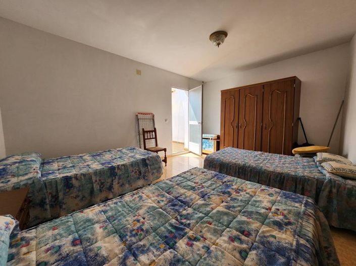 Image No.10-5 Bed Townhouse for sale