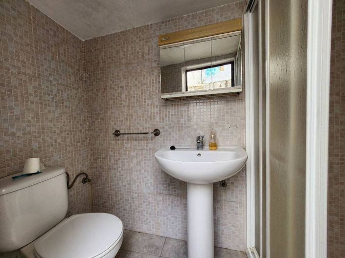 Image No.18-4 Bed Townhouse for sale