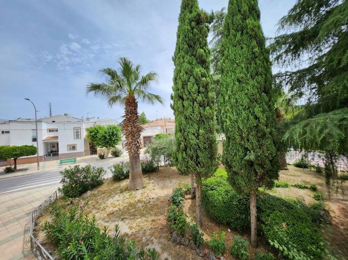 Image No.13-6 Bed Townhouse for sale