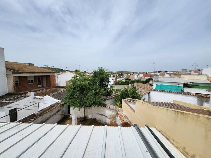 Image No.14-6 Bed Townhouse for sale