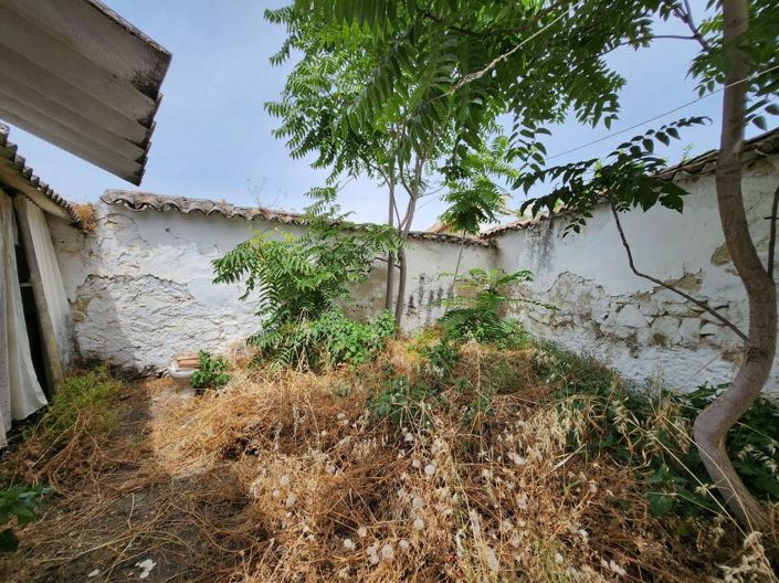 Image No.18-6 Bed Townhouse for sale