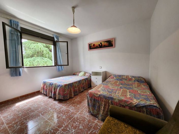 Image No.6-6 Bed Townhouse for sale