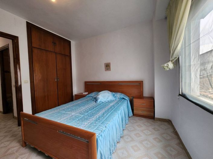 Image No.13-2 Bed Townhouse for sale