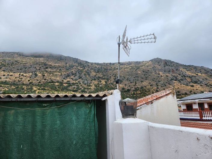 Image No.20-2 Bed Townhouse for sale