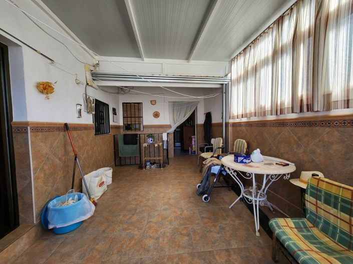 Image No.17-4 Bed Townhouse for sale