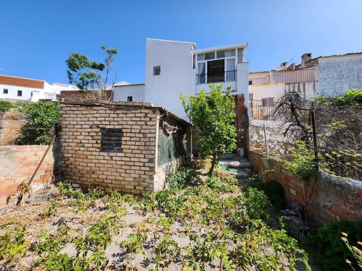 Image No.21-4 Bed Townhouse for sale