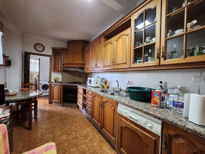 Image No.4-4 Bed Townhouse for sale