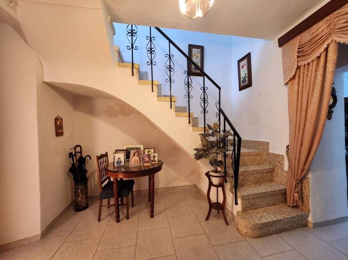 Image No.10-4 Bed Townhouse for sale