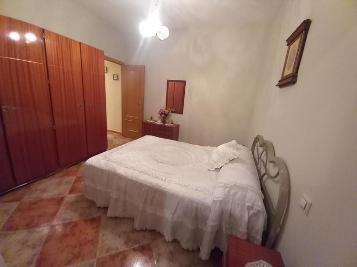 Image No.21-3 Bed Flat for sale