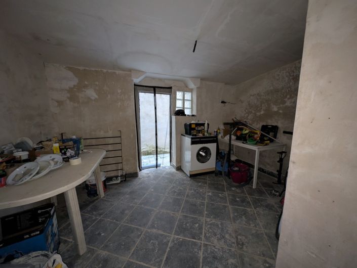 Image No.29-3 Bed Townhouse for sale