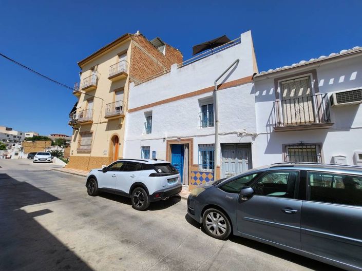 Image No.15-3 Bed Townhouse for sale