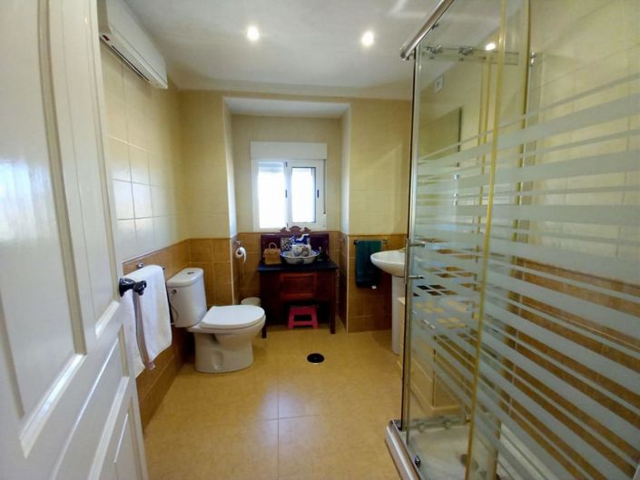 Image No.23-3 Bed Townhouse for sale