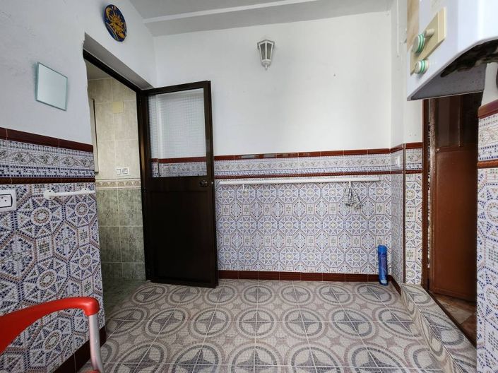 Image No.13-4 Bed Townhouse for sale