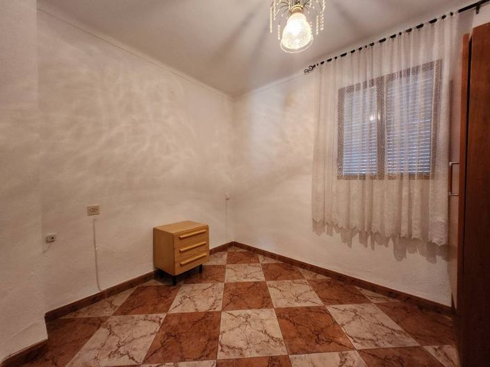 Image No.14-4 Bed Townhouse for sale