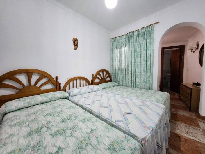 Image No.16-4 Bed Townhouse for sale