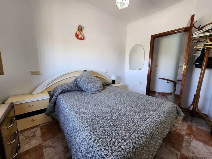 Image No.19-4 Bed Townhouse for sale