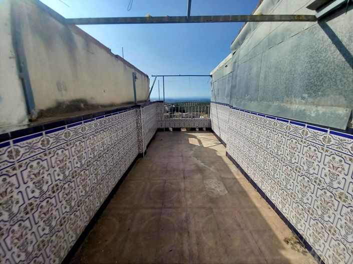 Image No.12-3 Bed Townhouse for sale