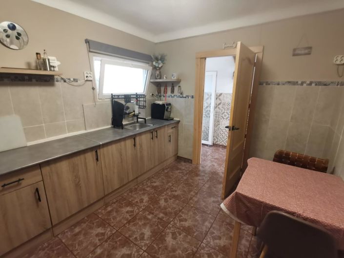 Image No.12-4 Bed Townhouse for sale