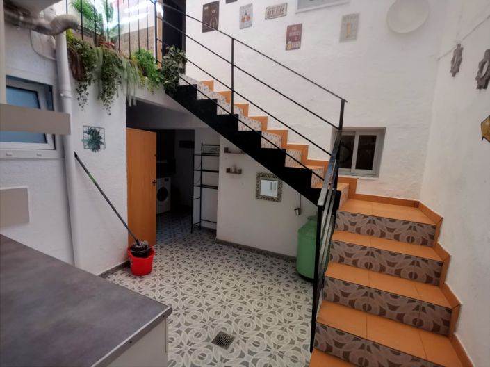 Image No.14-4 Bed Townhouse for sale