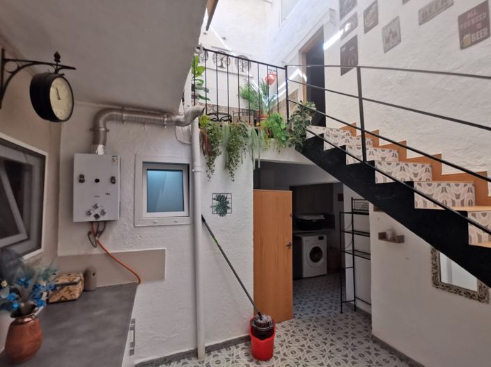 Image No.15-4 Bed Townhouse for sale