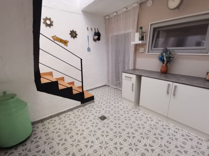 Image No.16-4 Bed Townhouse for sale