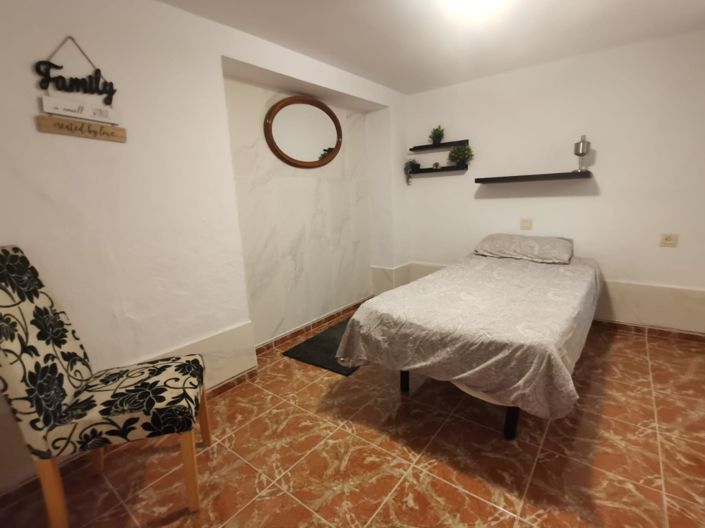 Image No.20-4 Bed Townhouse for sale