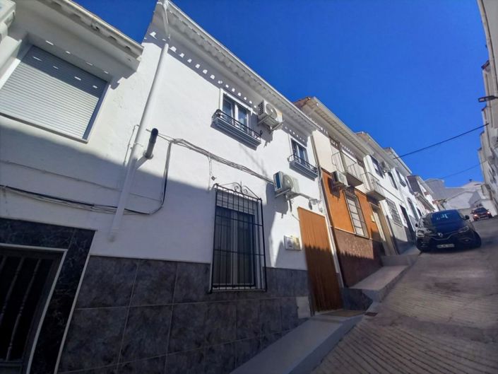 Image No.3-4 Bed Townhouse for sale