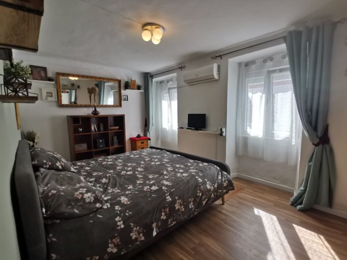 Image No.25-4 Bed Townhouse for sale