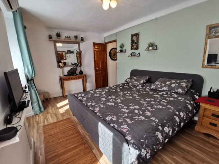 Image No.26-4 Bed Townhouse for sale