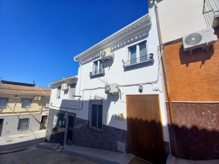 Image No.4-4 Bed Townhouse for sale