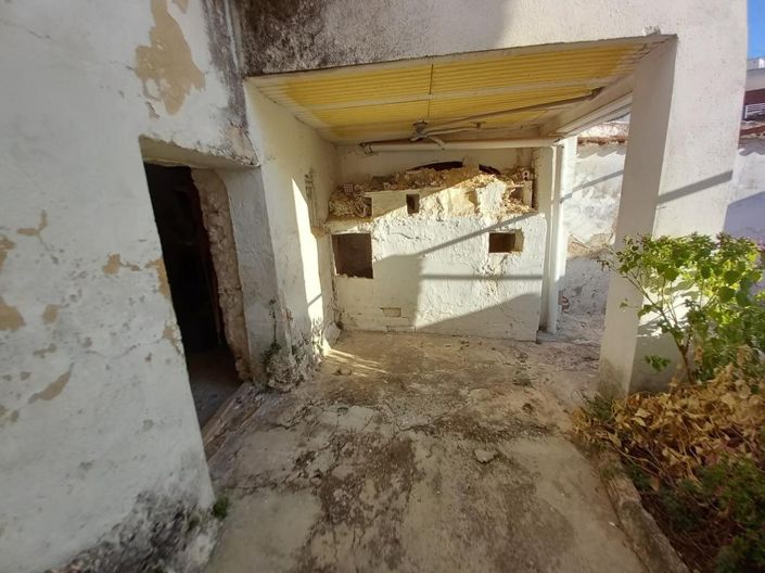 Image No.17-5 Bed Townhouse for sale